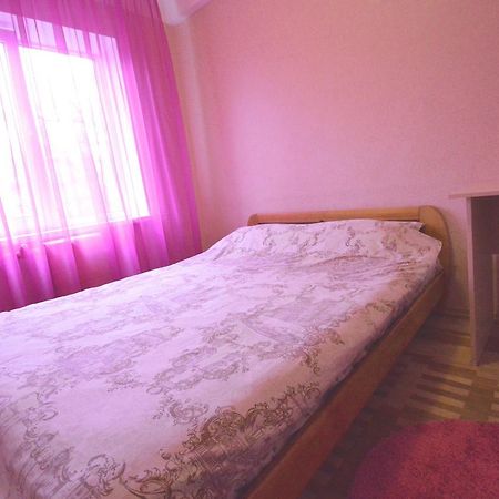 Guest House Otradny For 3 Rooms キエフ エクステリア 写真