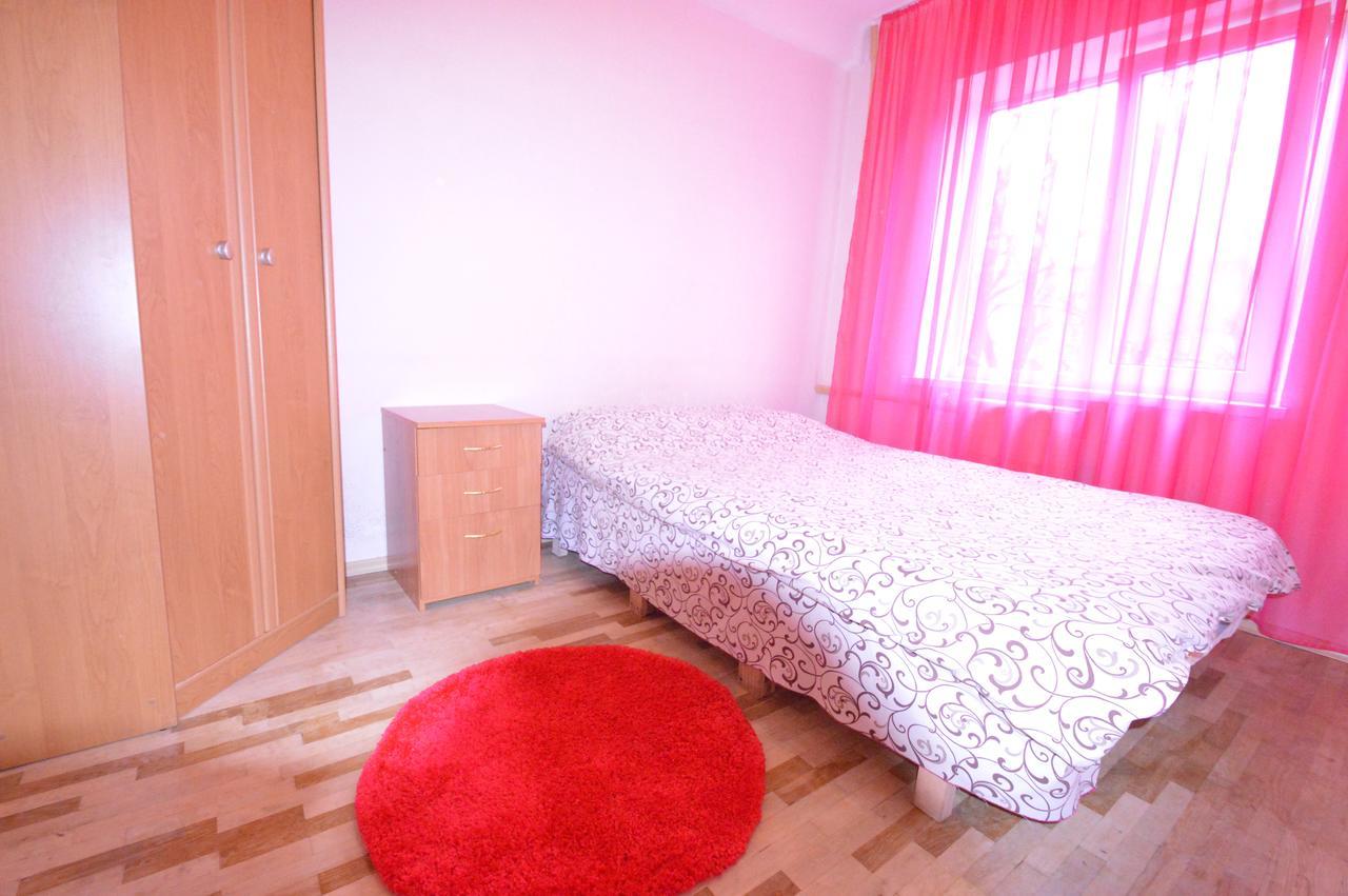 Guest House Otradny For 3 Rooms キエフ エクステリア 写真