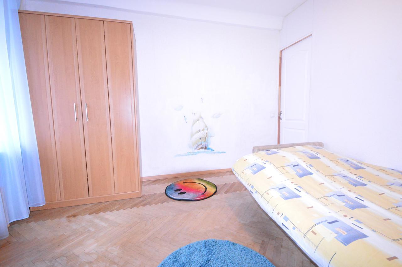 Guest House Otradny For 3 Rooms キエフ エクステリア 写真