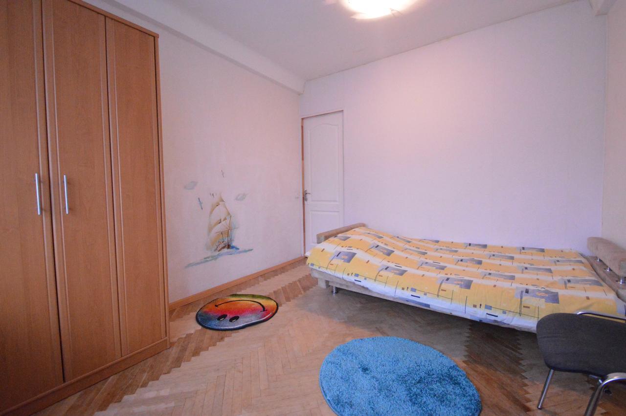 Guest House Otradny For 3 Rooms キエフ エクステリア 写真